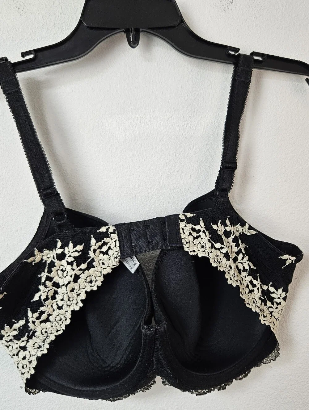 Wacoal Embrace Lace T-Shirt Bra Size 36G